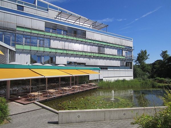 Kiel-Wellsee, Neubau AOK-Direktion, 2001